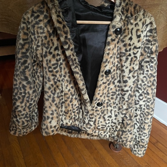 Faux fur reversible 3 button jacket with hood. Black is satin material. - Picture 4 of 5